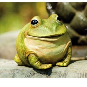 👉 Portly Frog Key Holder – 6” Outdoor Statue for Garden, Porch, or Patio